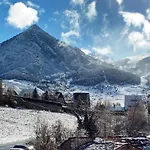 Hotell Casa Cornel 3*