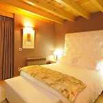 Casa Cornel Hotell 3*